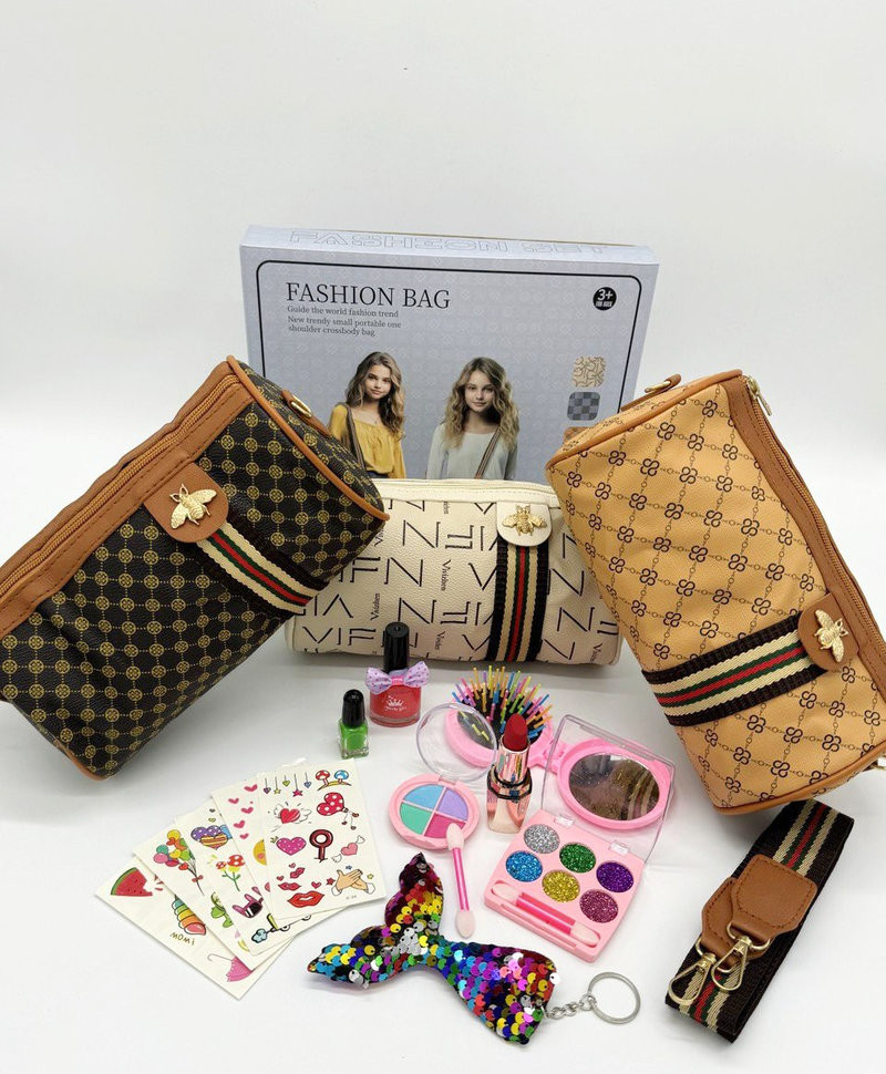 Модные сумки с косметикой случайный цвет 23х4х28 Модные сумки с косметикой случайный цвет 23х4х28