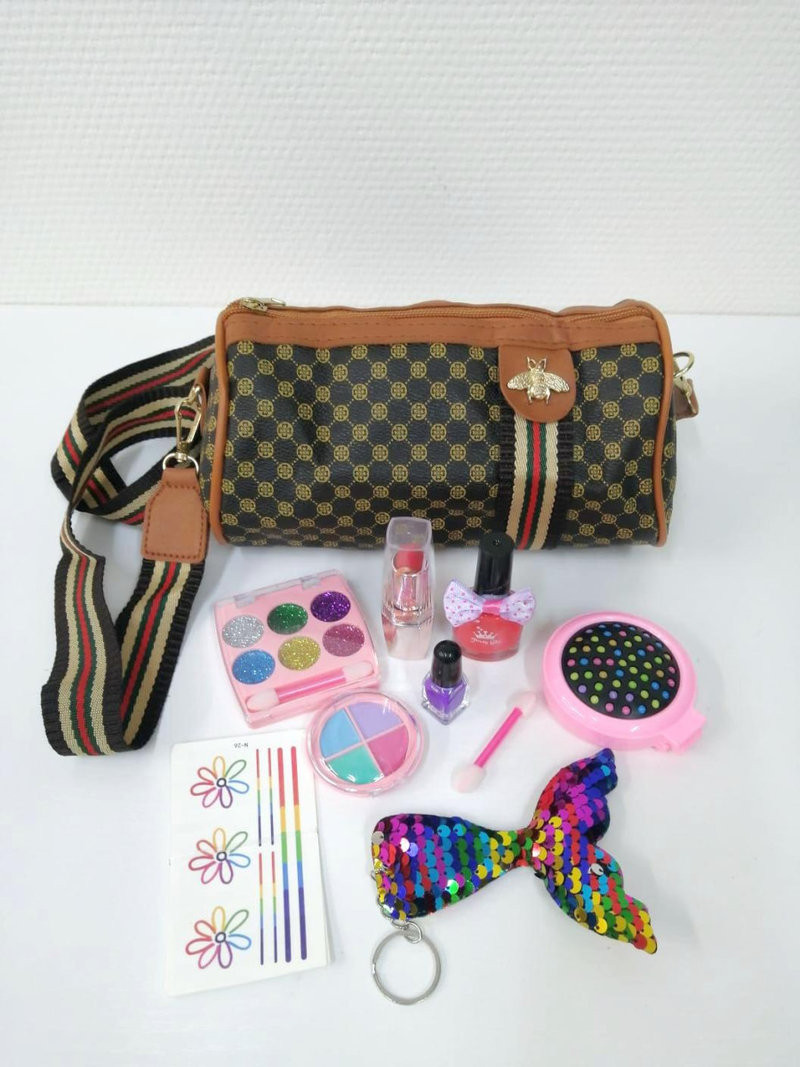 Модные сумки с косметикой случайный цвет 23х4х28 Модные сумки с косметикой случайный цвет 23х4х28