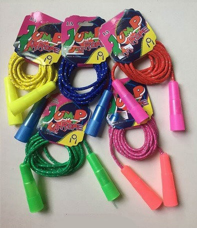 Скакалка детская обычная в ассортименте Скакалка детская обычная в ассортименте