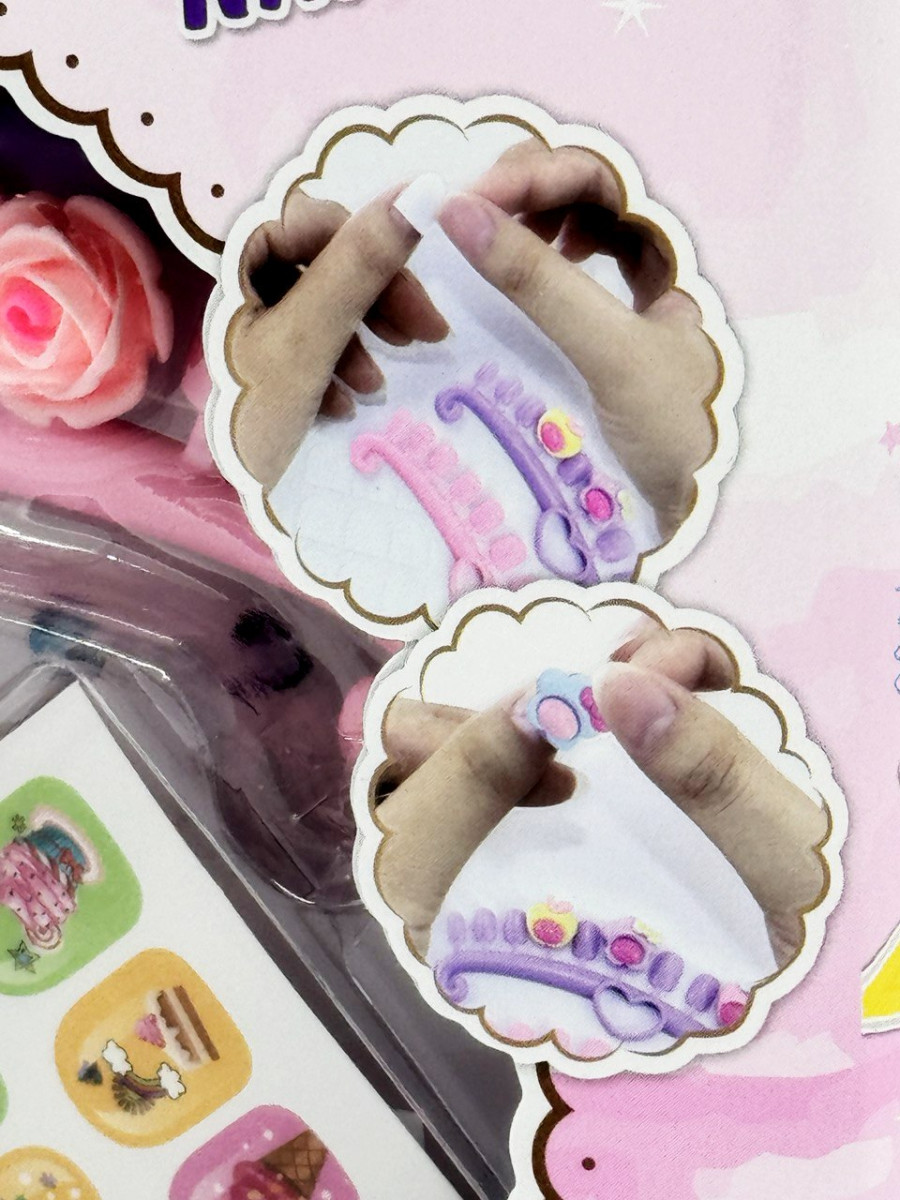 Маникюрный набор "Nail ART-2" лак + наклейки в кор. 21х3.5х21 см Маникюрный набор "Nail ART-2" лак + наклейки в кор. 21х3.5х21 см