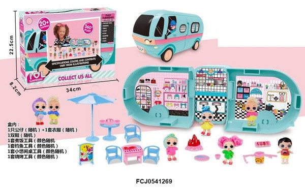 Автомобиль трейлер куклы Сюрприз с 2 героями + мебель 20 предметов в кор. 34х8х32.5см