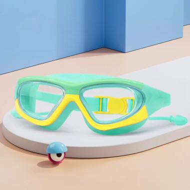 Очки для плавания с чехлом в комплекте (Зеленый)
