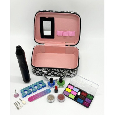 Детская косметическая сумка с набором для макияжа и маникюра