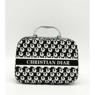 Детская косметическая сумка с набором для макияжа и маникюра