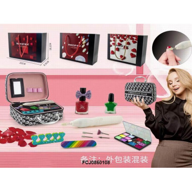 Детская косметическая сумка с набором для макияжа и маникюра