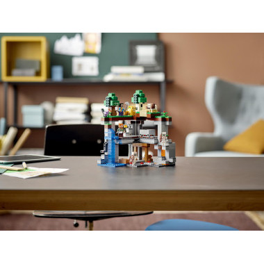 Конструктор 60106 Майнкрафт &quot;Первое приключение&quot; 554 дет. в кор. 28х41х7 см