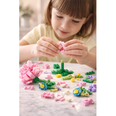 Конструктор Yodaka P2371 "Элегантная Гвоздика  " 624 дет. 13.5x13.5x17.5