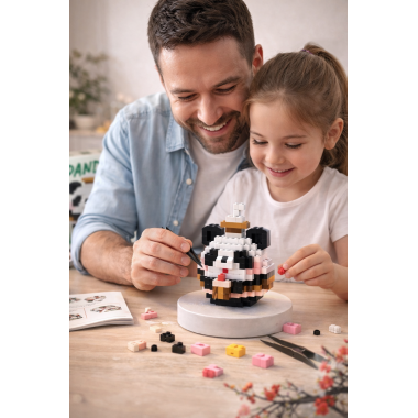 Конструктор 85121 Xiao Fang Le Tanlian "Панда Пикси" 672 дет. 10x13x7.5